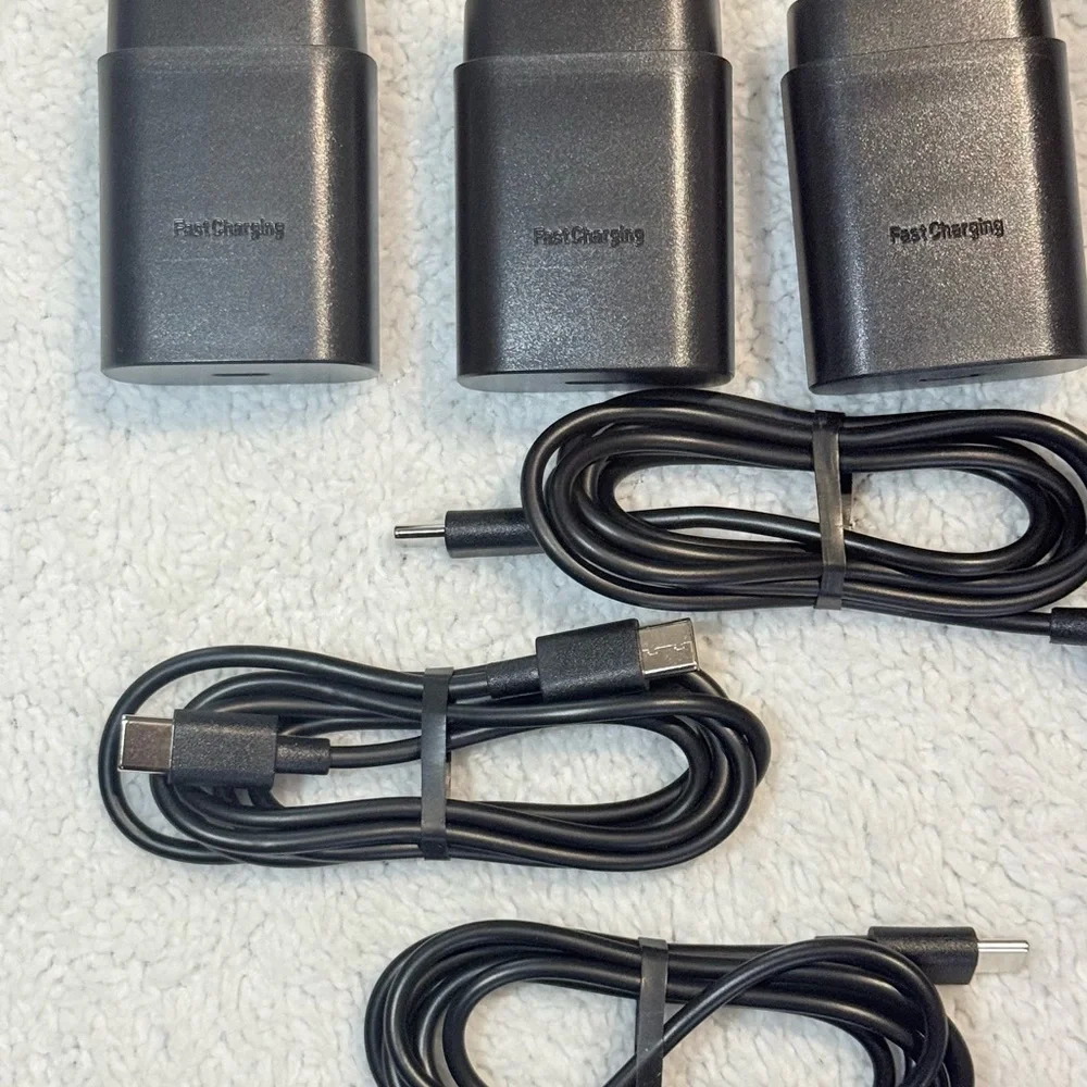 Pack of 3 Fast Charging Wall Adapters & USB-C to USB-C Cables - New in Box - Picture 3 of 7